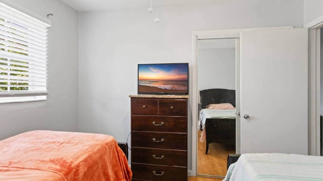 Photo of Bedroom in Miami Gardens