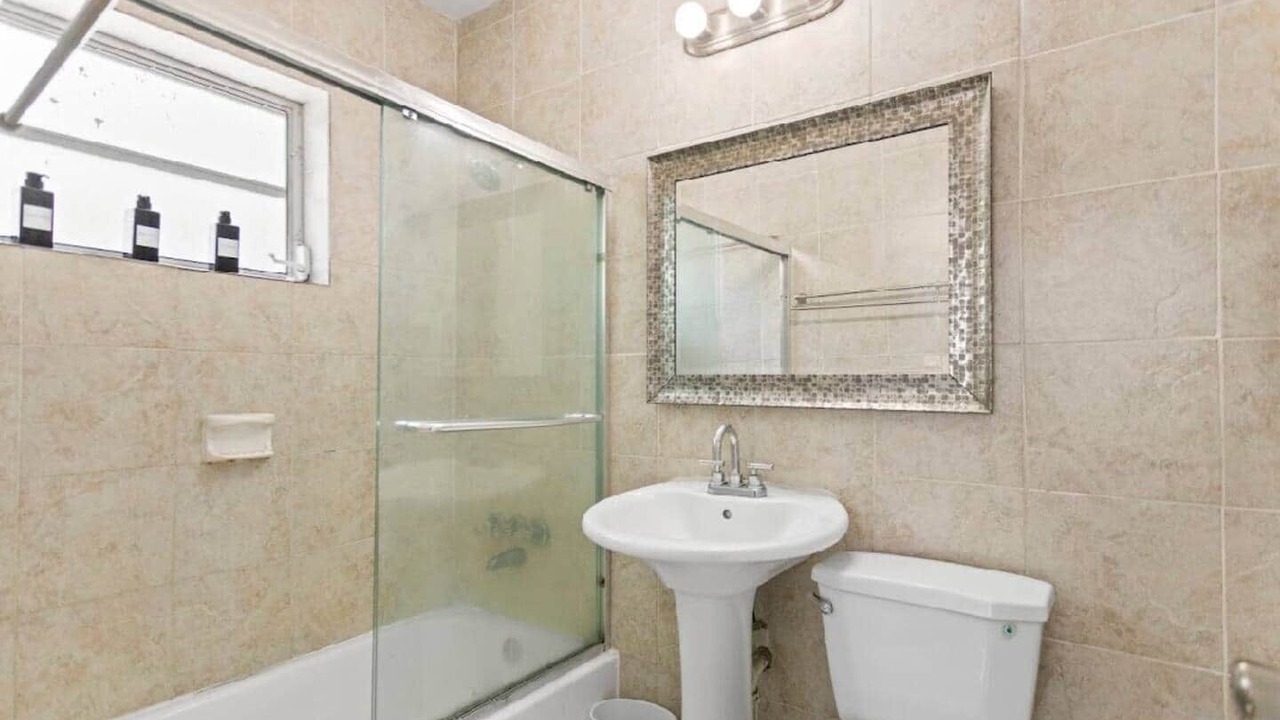 Photo of Bathroom in Miami Gardens