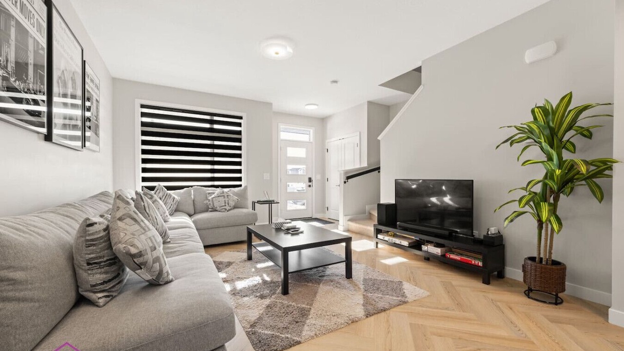 Photo of Livingroom in Northwest Edmonton