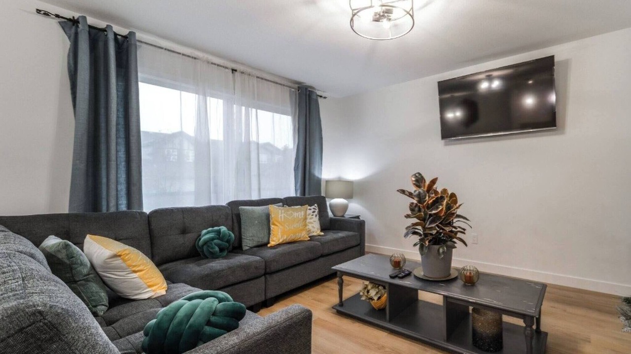 Photo of Livingroom in Stony Plain