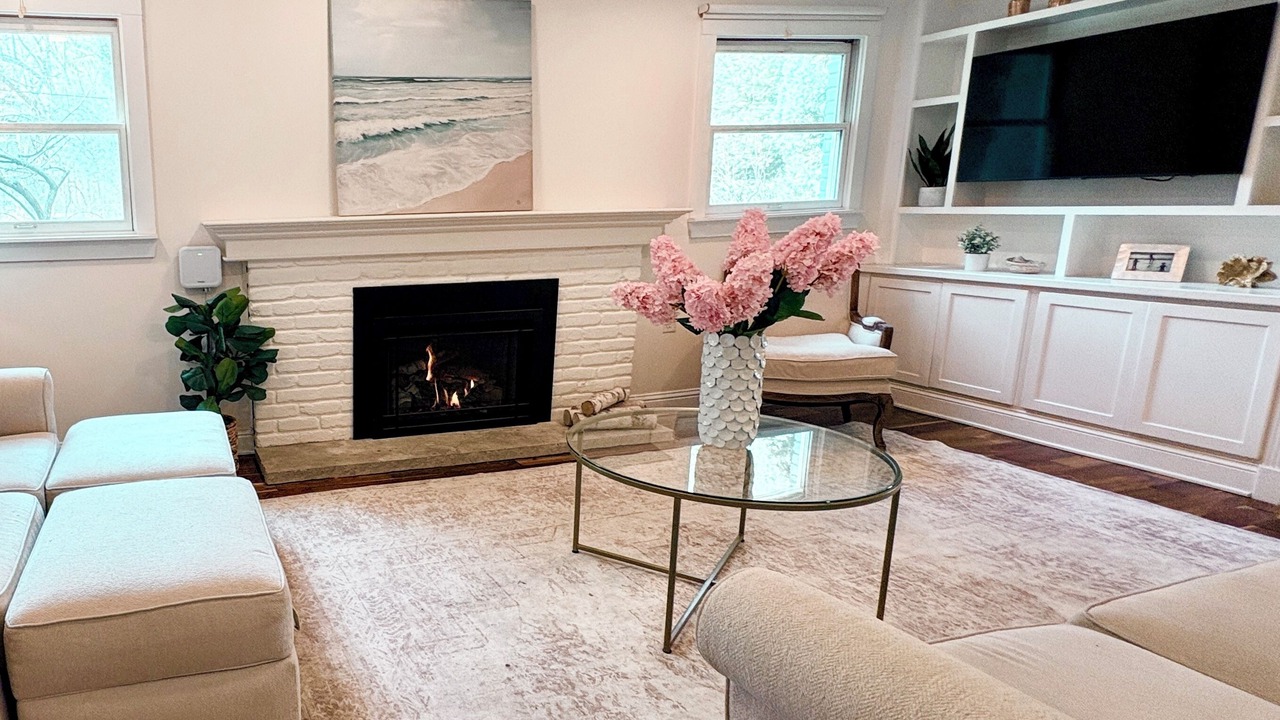 Photo of Livingroom in Cherry Knolls