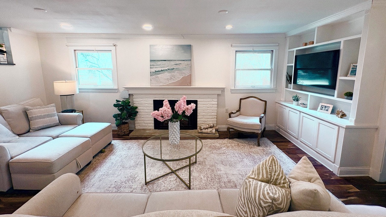 Photo of Livingroom in Cherry Knolls