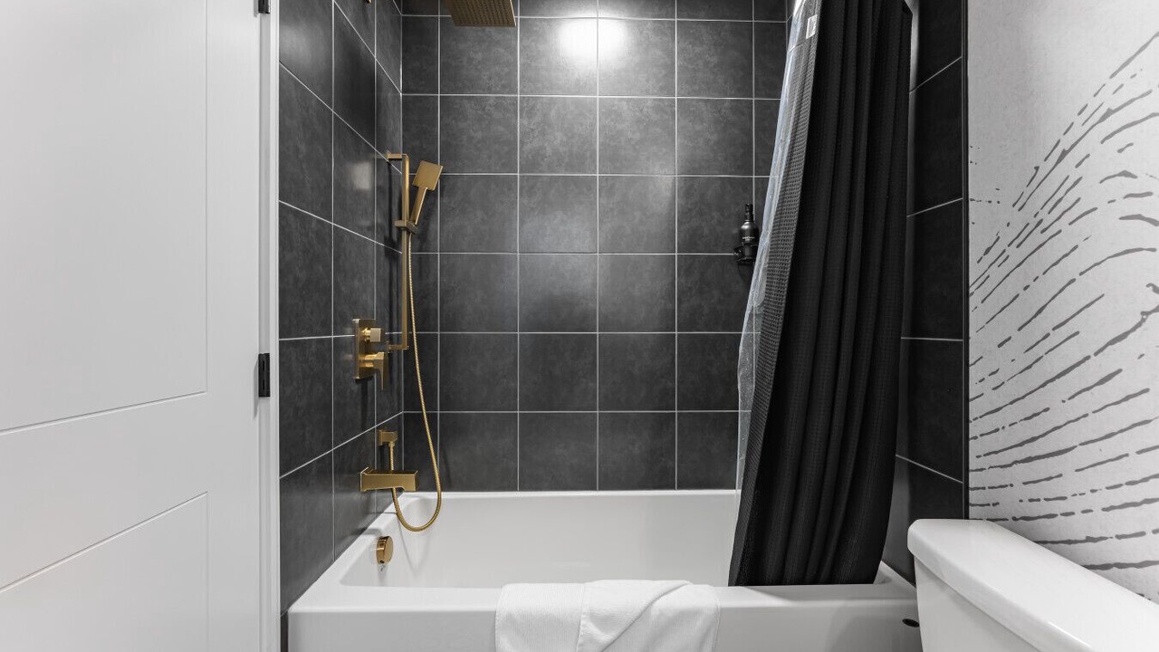 Photo of Bathroom in Currie Barracks