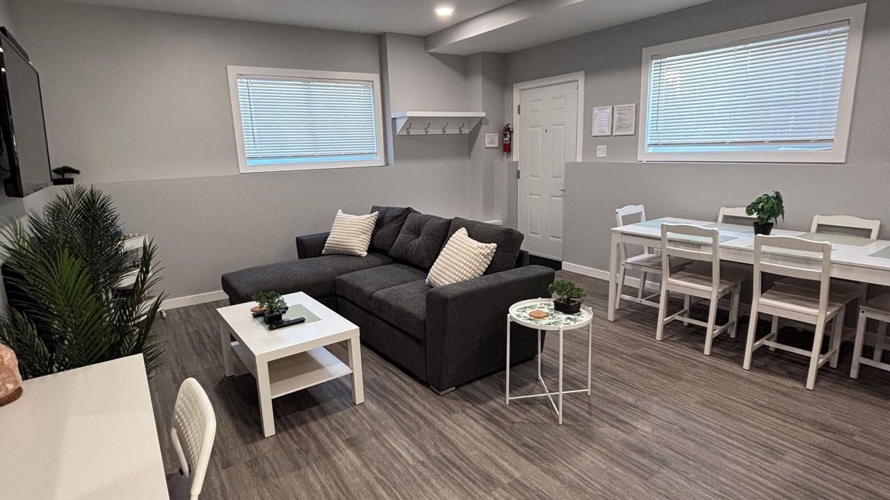 Photo of Livingroom in Sylvan Lake