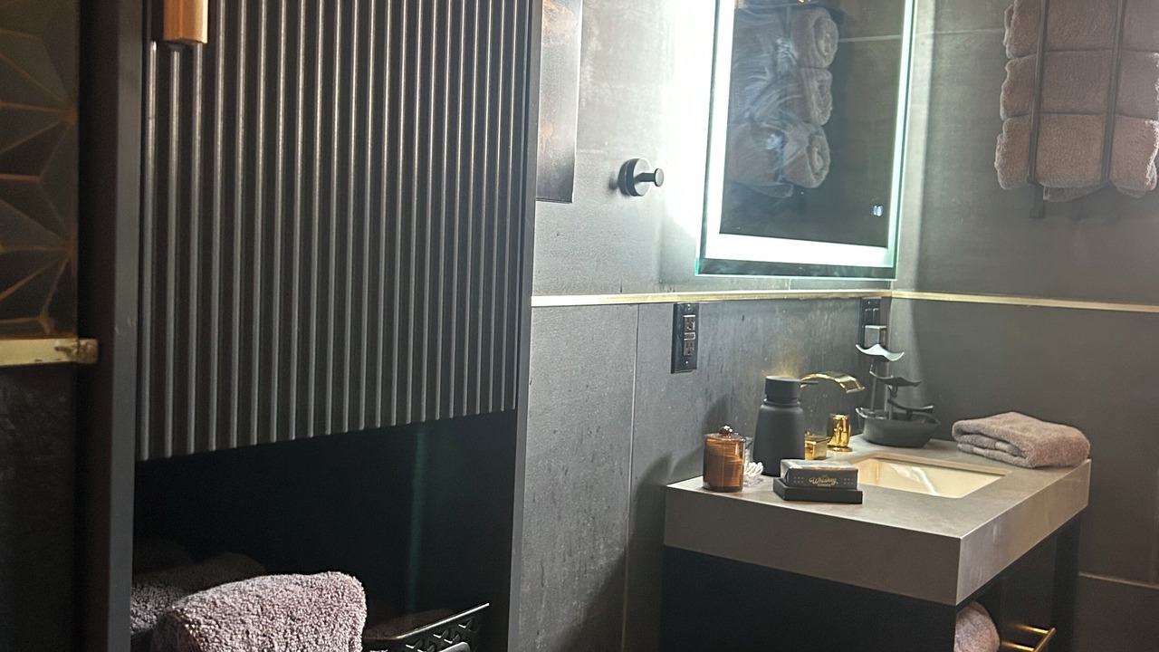 Photo of Bathroom in West Colfax