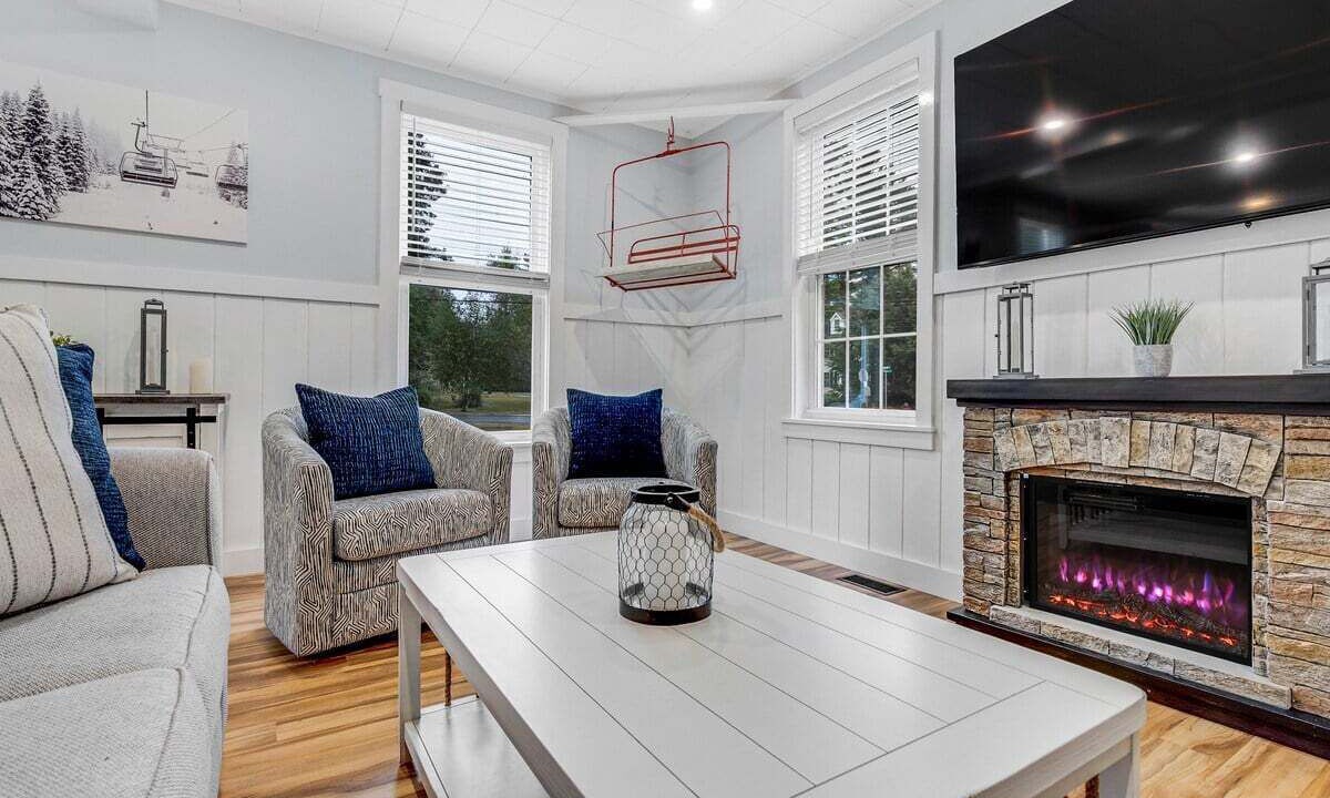 Photo of Livingroom in Bethel