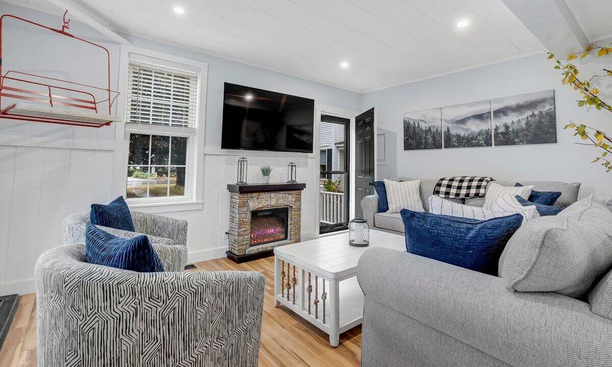 Photo of Livingroom in Bethel