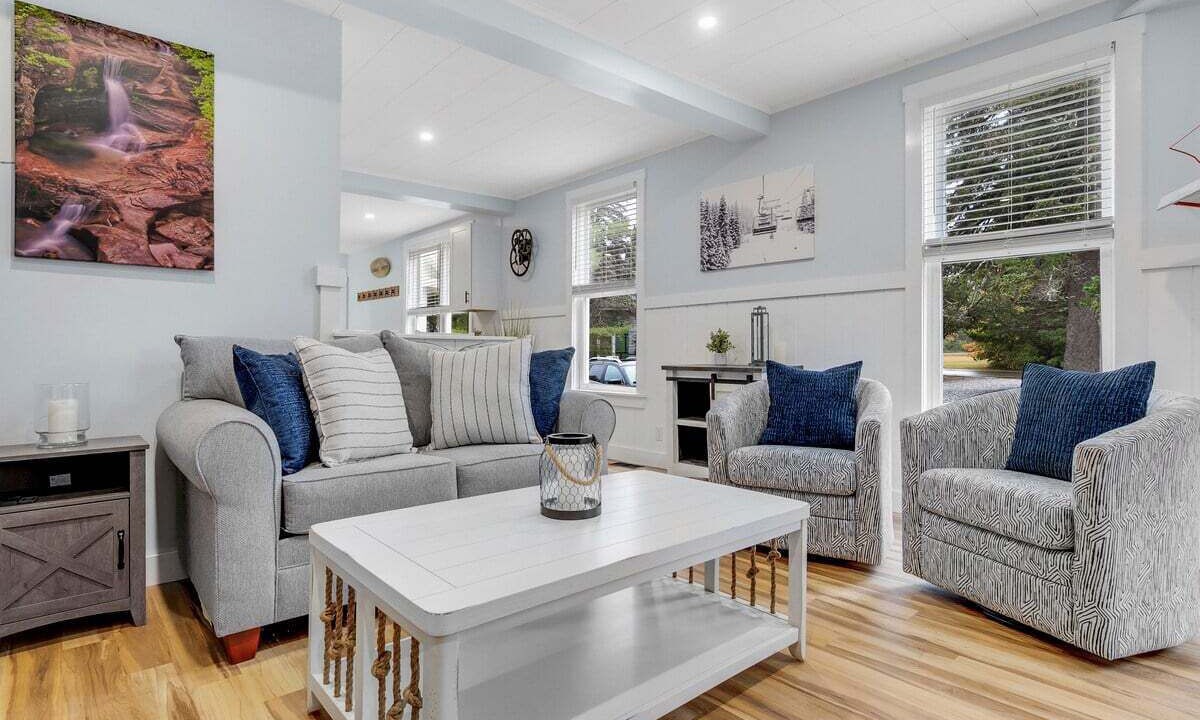 Photo of Livingroom in Bethel
