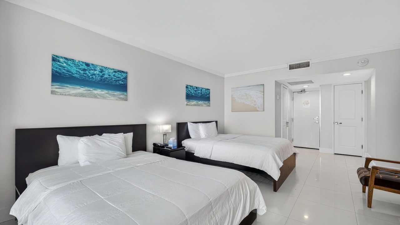 Photo of Bedroom in Bermuda Riviera