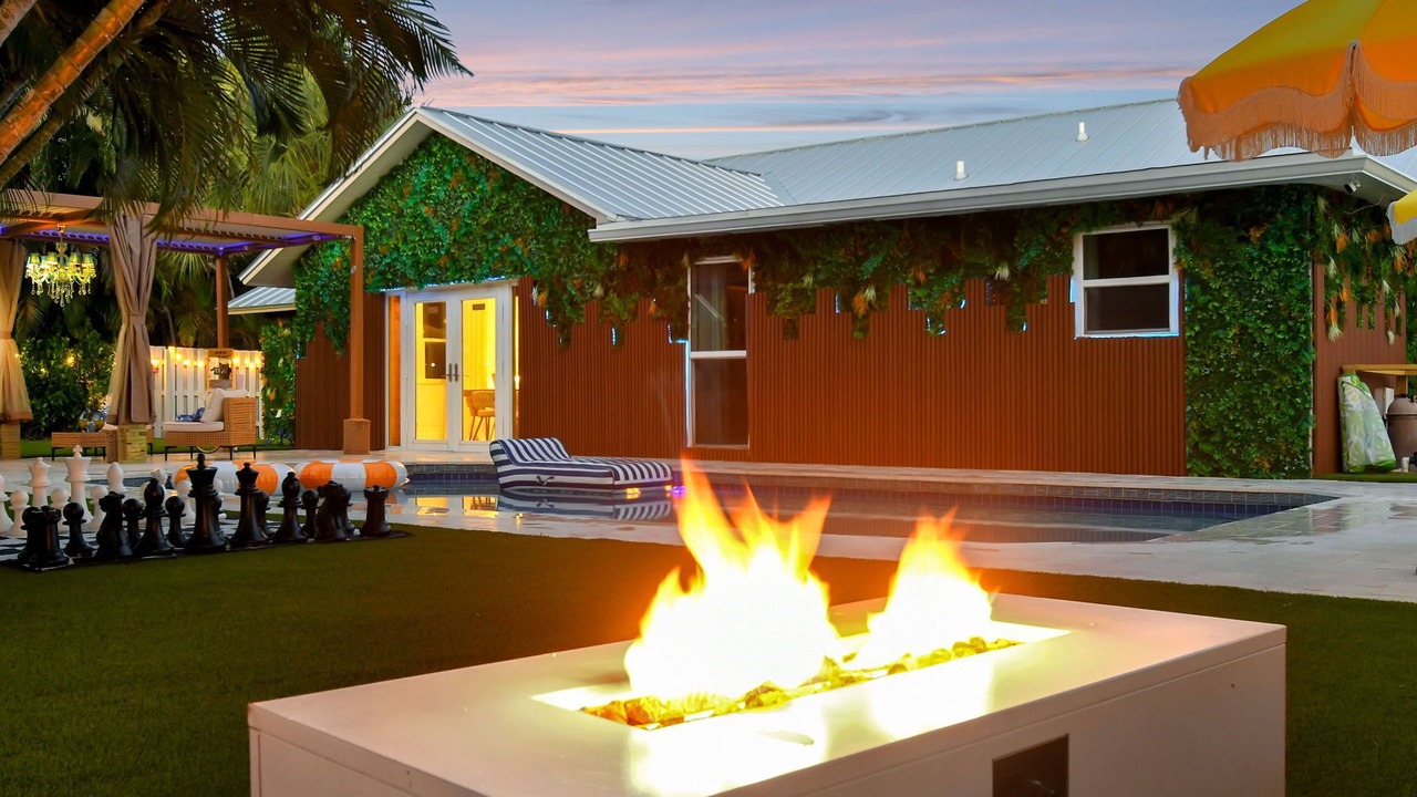 Photo of Patio Balcony in Tropic Palms