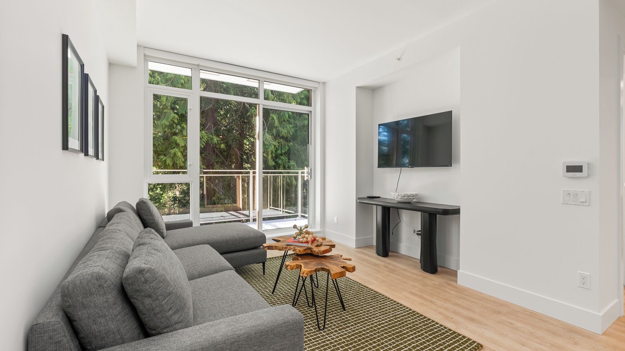 Photo of Livingroom in Lynn Valley
