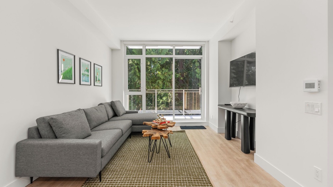 Photo of Livingroom in Lynn Valley