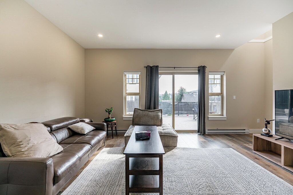 Photo of Livingroom in Mill Lake