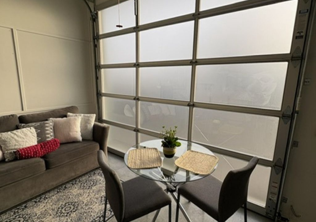 Photo of Livingroom in Saanich West