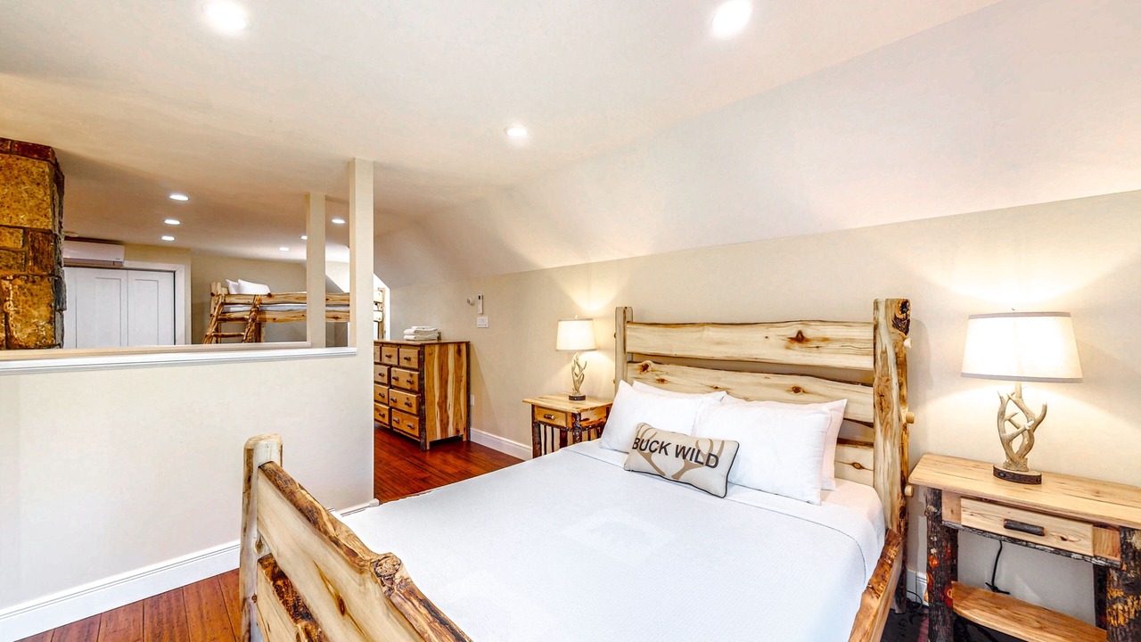 Photo of Bedroom in North Creek