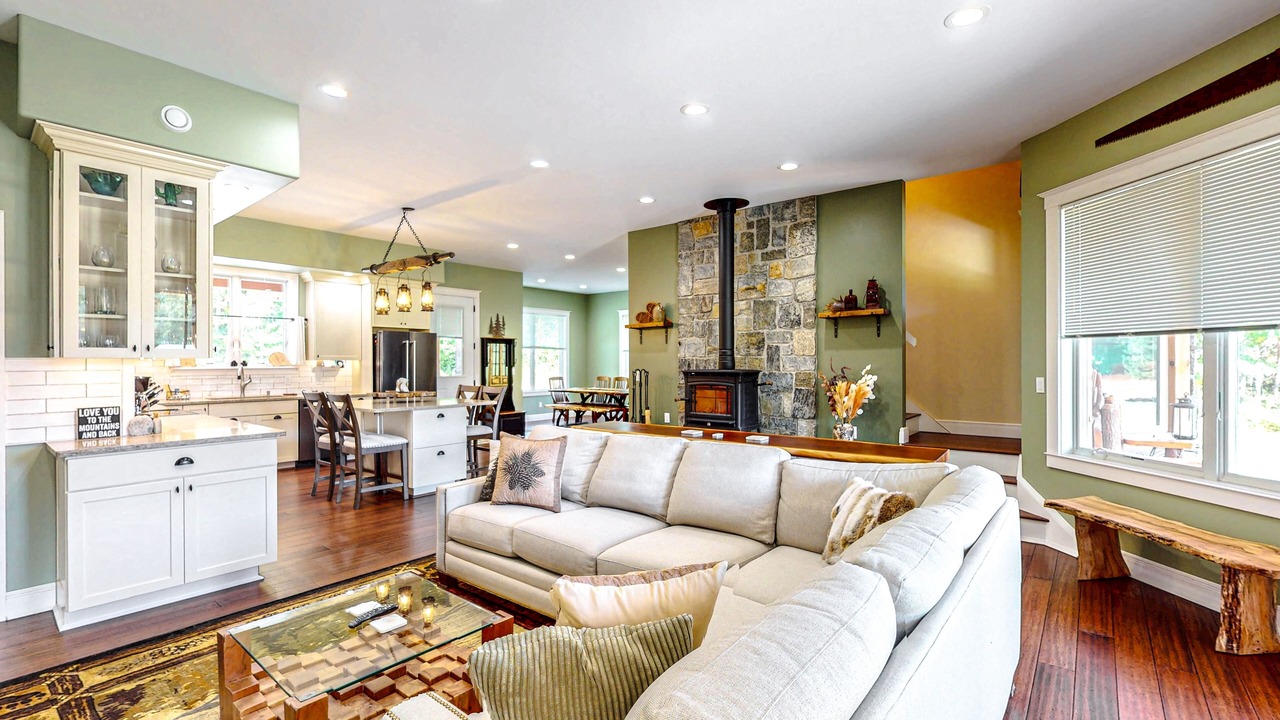Photo of Livingroom in North Creek
