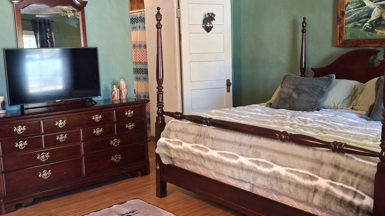 Photo of Bedroom in Lake City