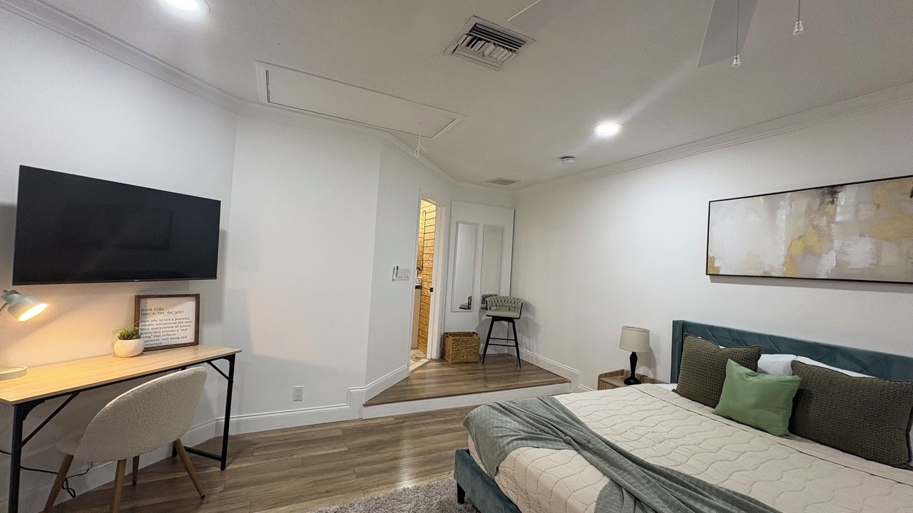 Photo of Bedroom in Lake Worth