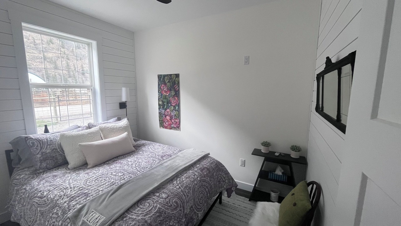 Photo of Bedroom in Okanagan-Similkameen