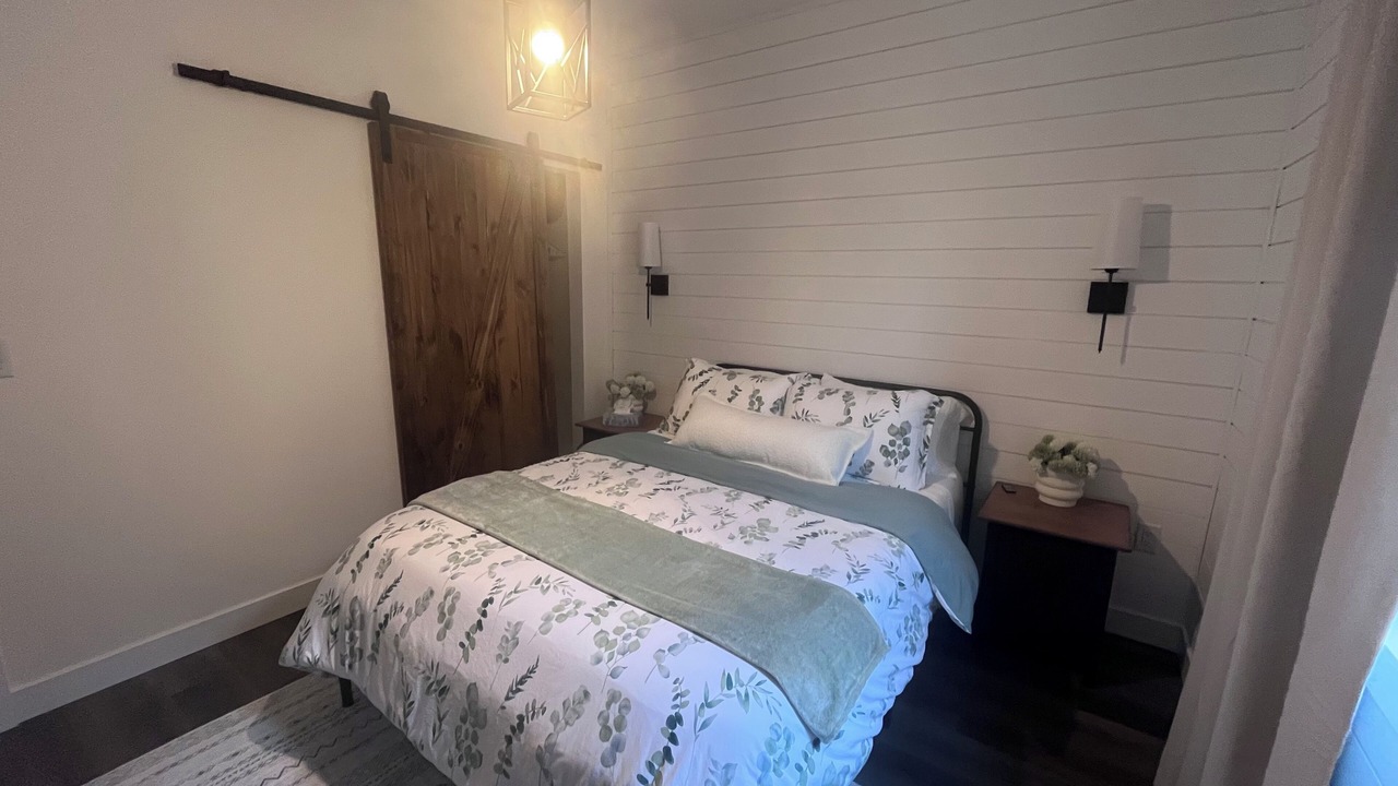 Photo of Bedroom in Okanagan-Similkameen