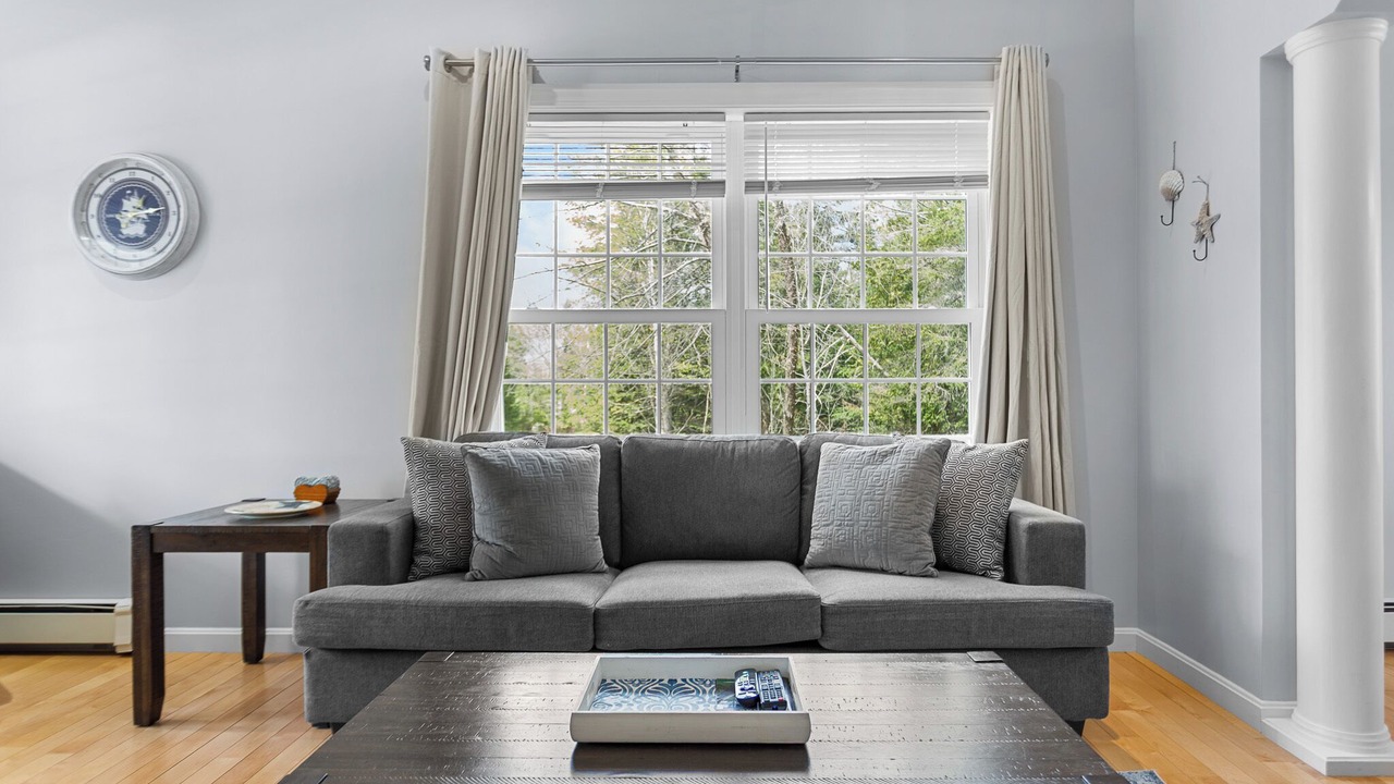 Photo of Livingroom in Salsbury Cove