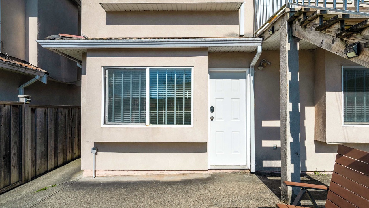 Photo of Outdoor in Renfrew-Collingwood