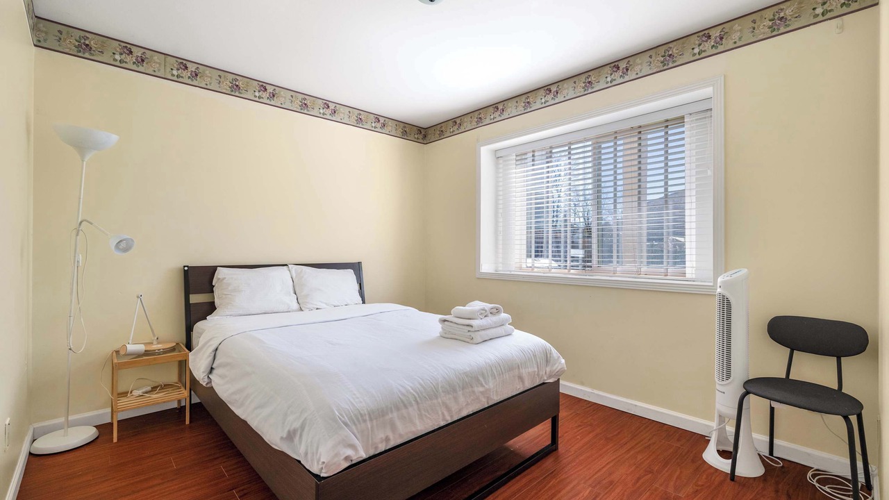 Photo of Bedroom in Renfrew-Collingwood