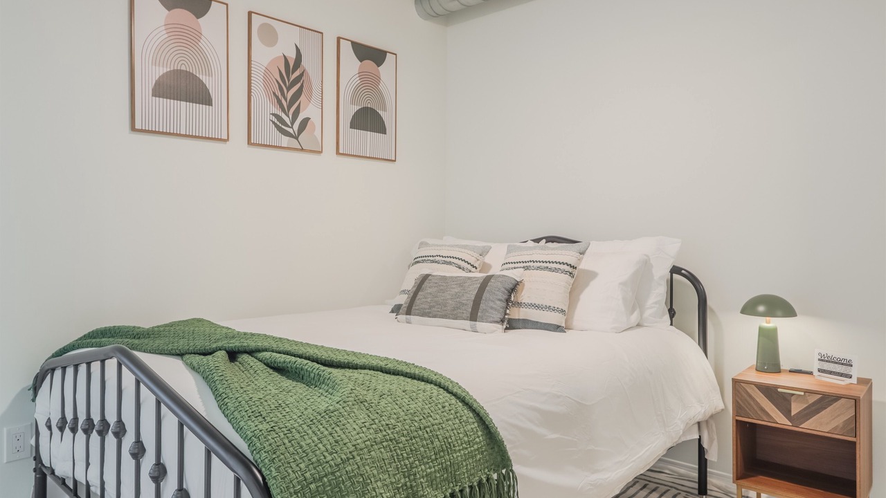 Photo of Bedroom in Gateway District