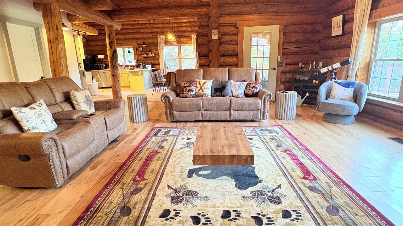 Photo of Livingroom in Proctor