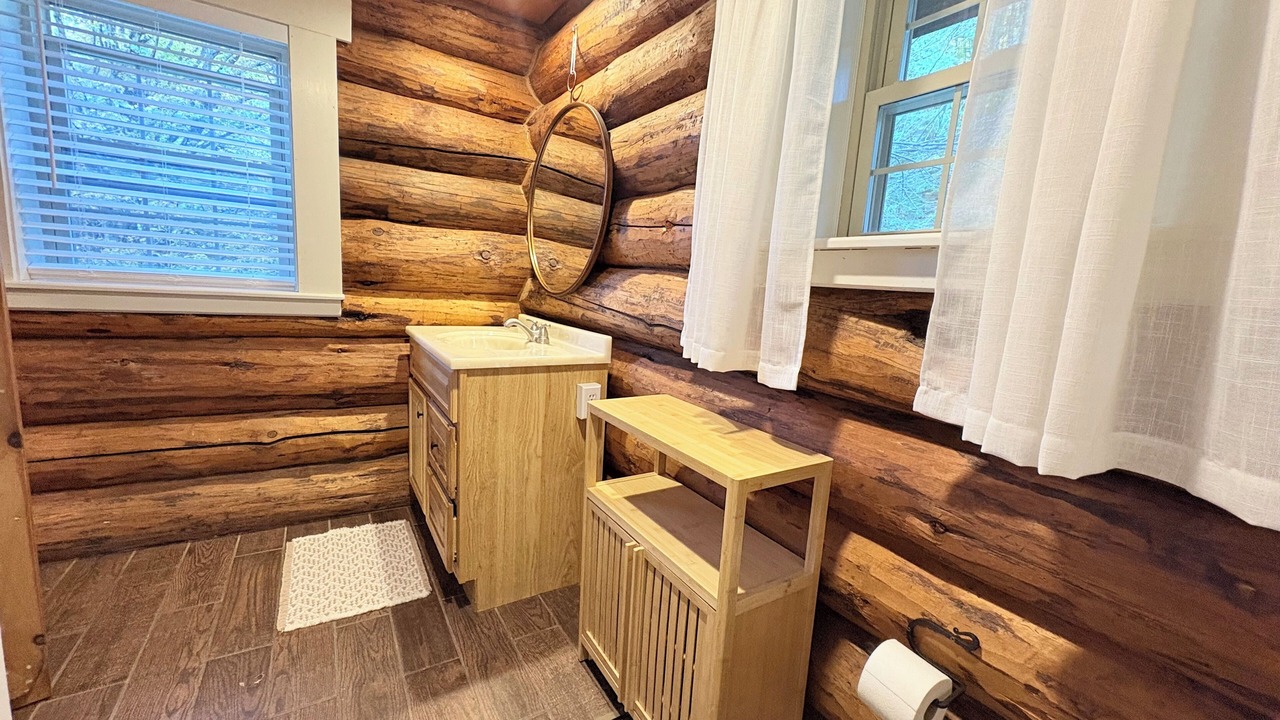 Photo of Bathroom in Proctor