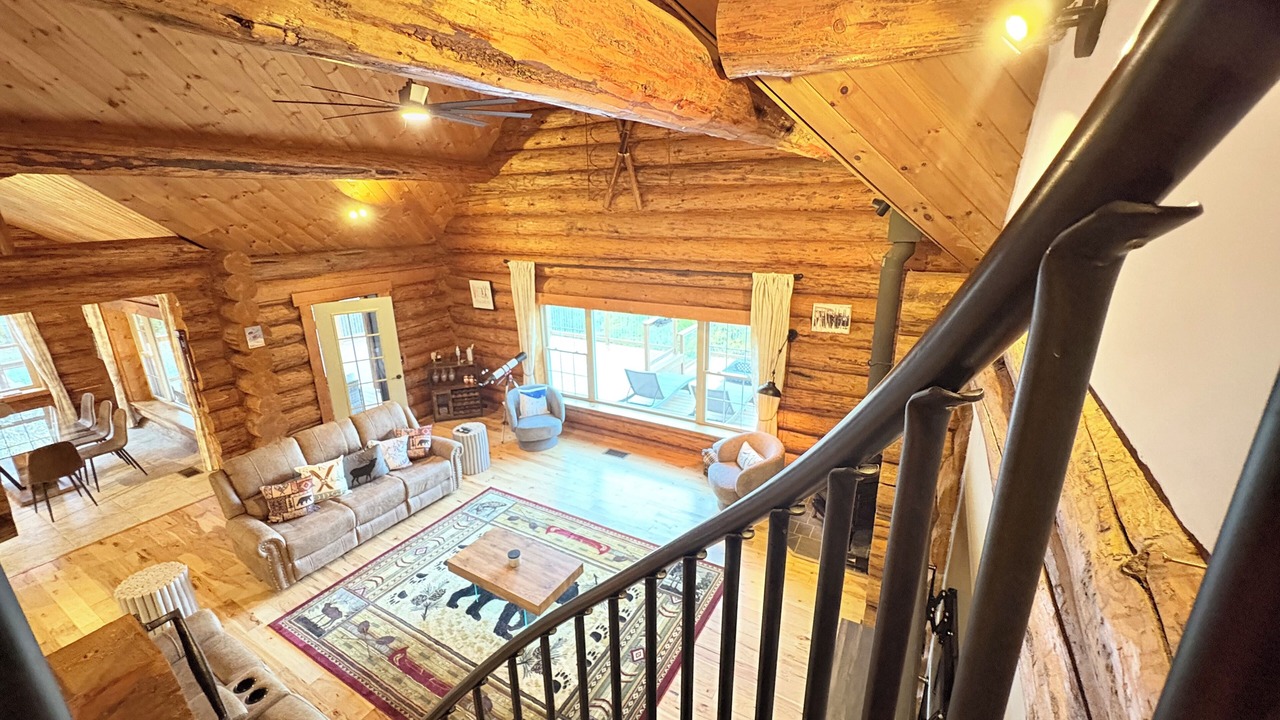 Photo of Livingroom in Proctor