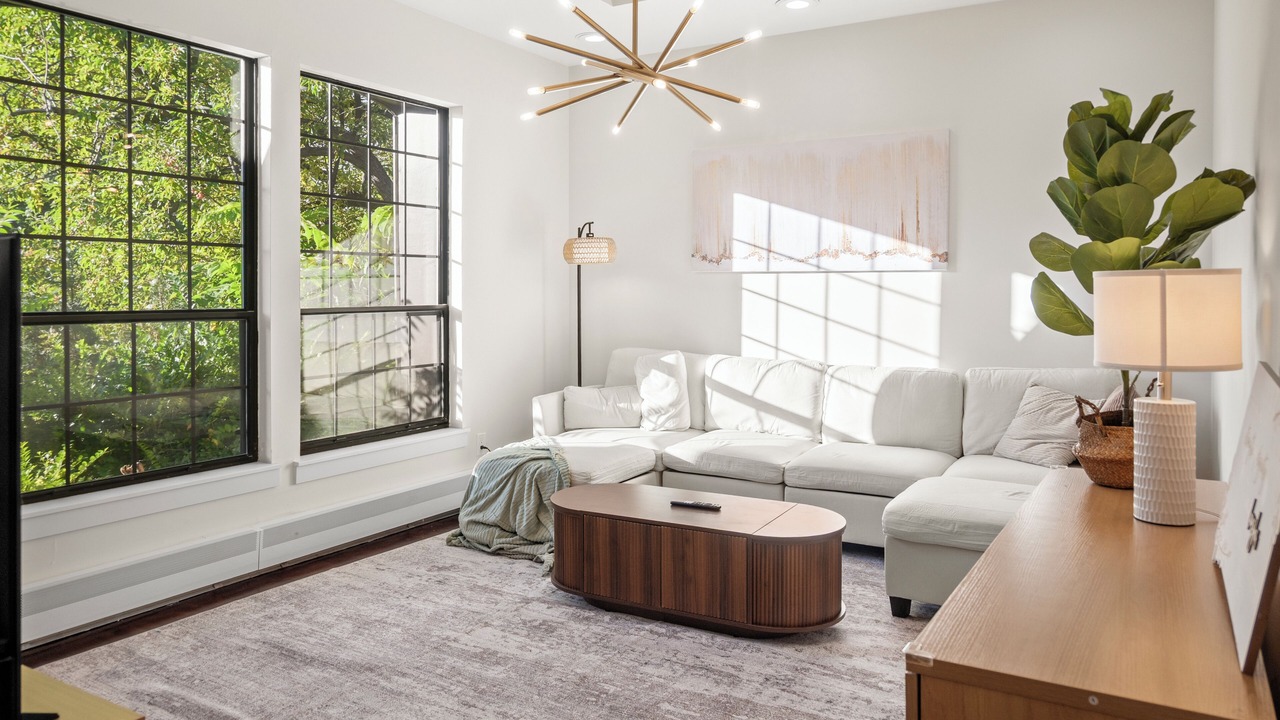 Photo of Livingroom in Hampden South