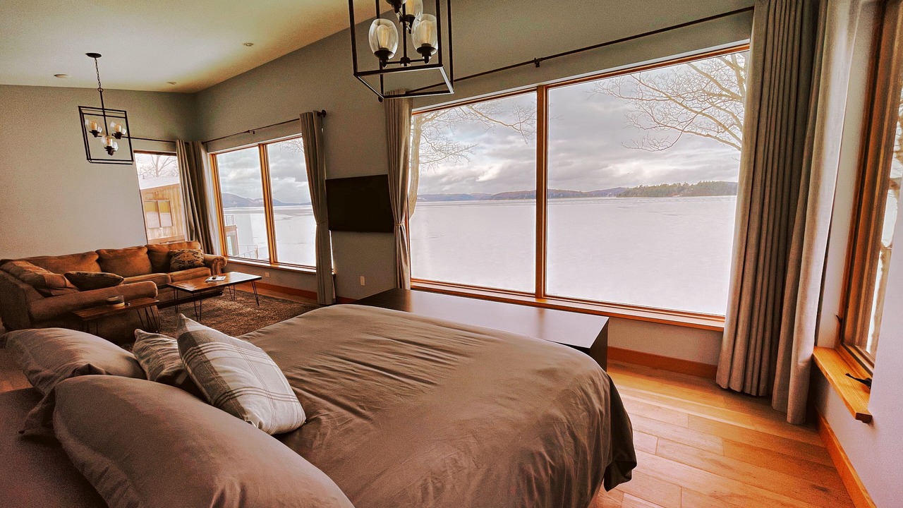 Photo of Bedroom in Newport Center