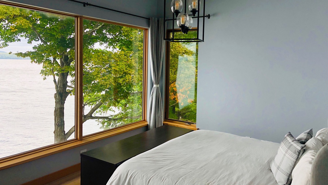 Photo of Bedroom in Newport Center