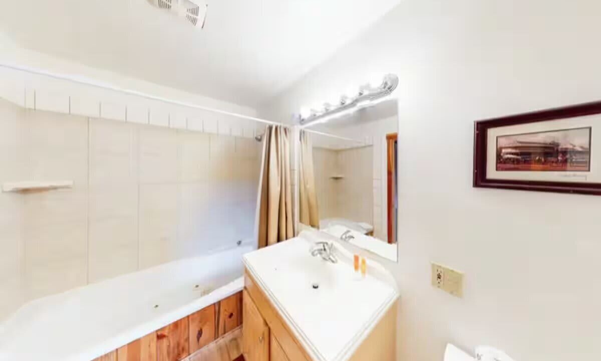 Photo of Bathroom in Wildernest