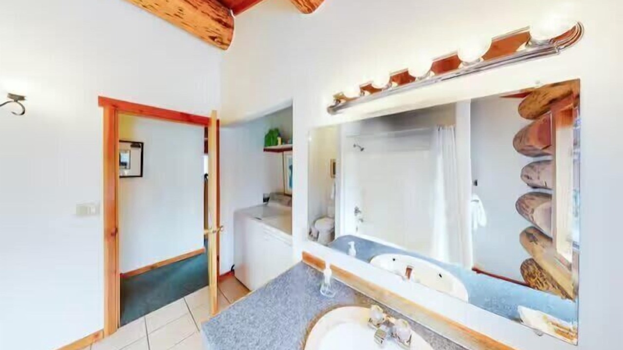 Photo of Bathroom in Wildernest