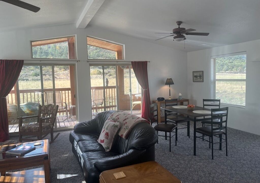 Photo of Livingroom in South Fork