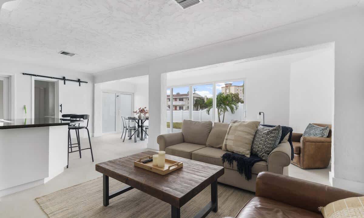 Photo of Bedroom in Pompano Isles