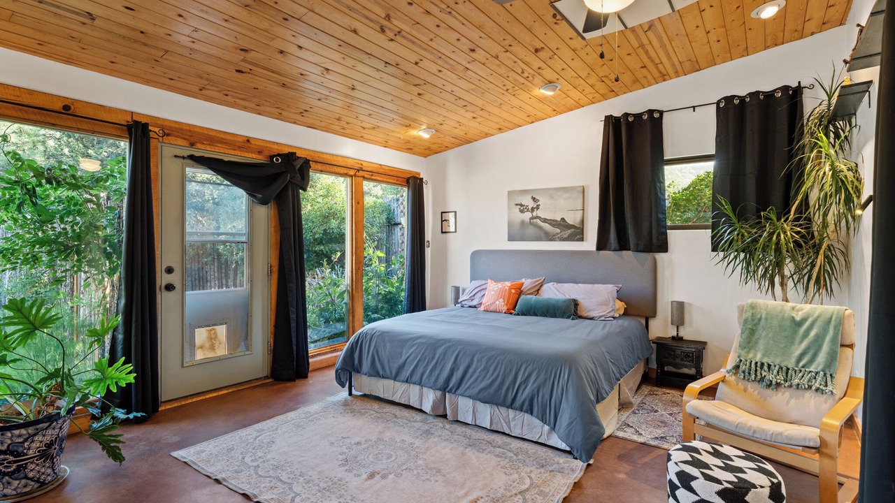 Photo of Bedroom in Canada de los Alamos