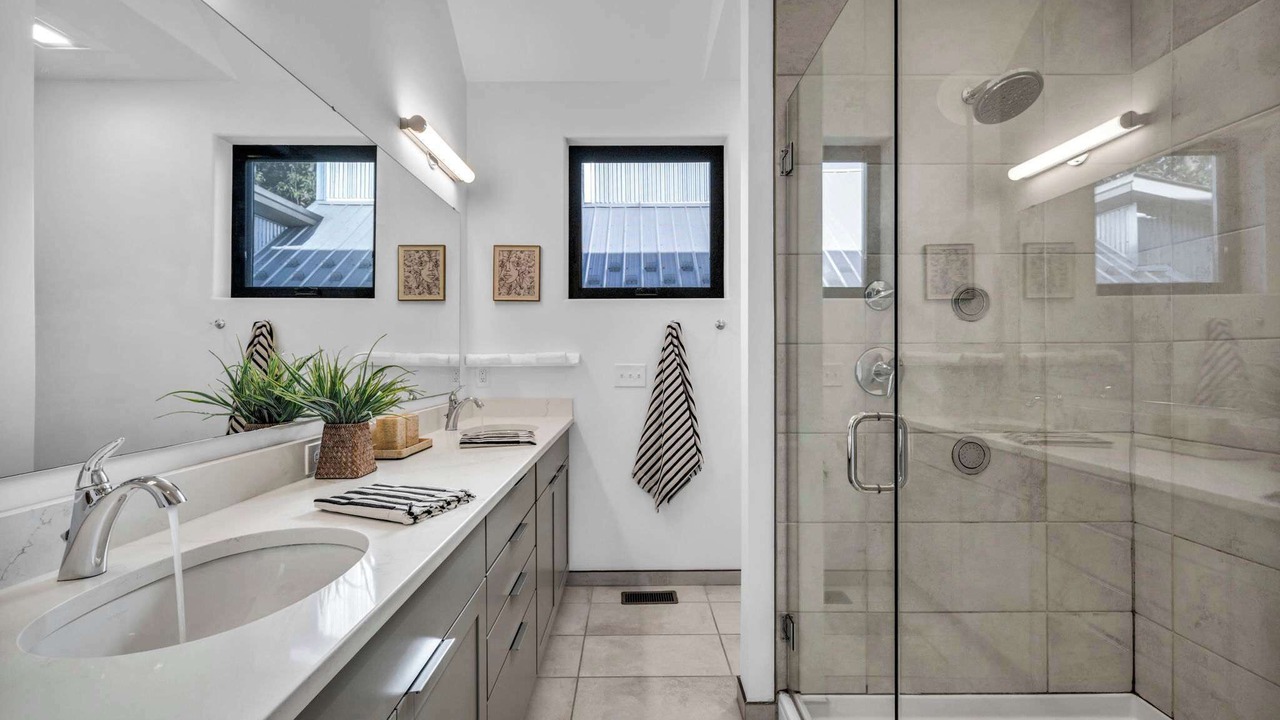 Photo of Bathroom in Tremont