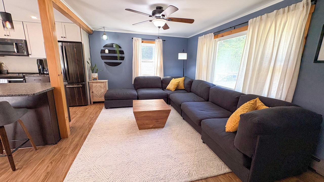Photo of Livingroom in Bethel