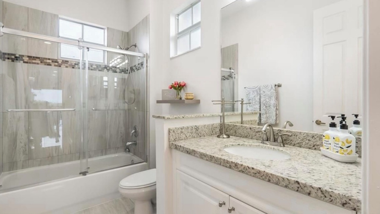 Photo of Bathroom in Parkland