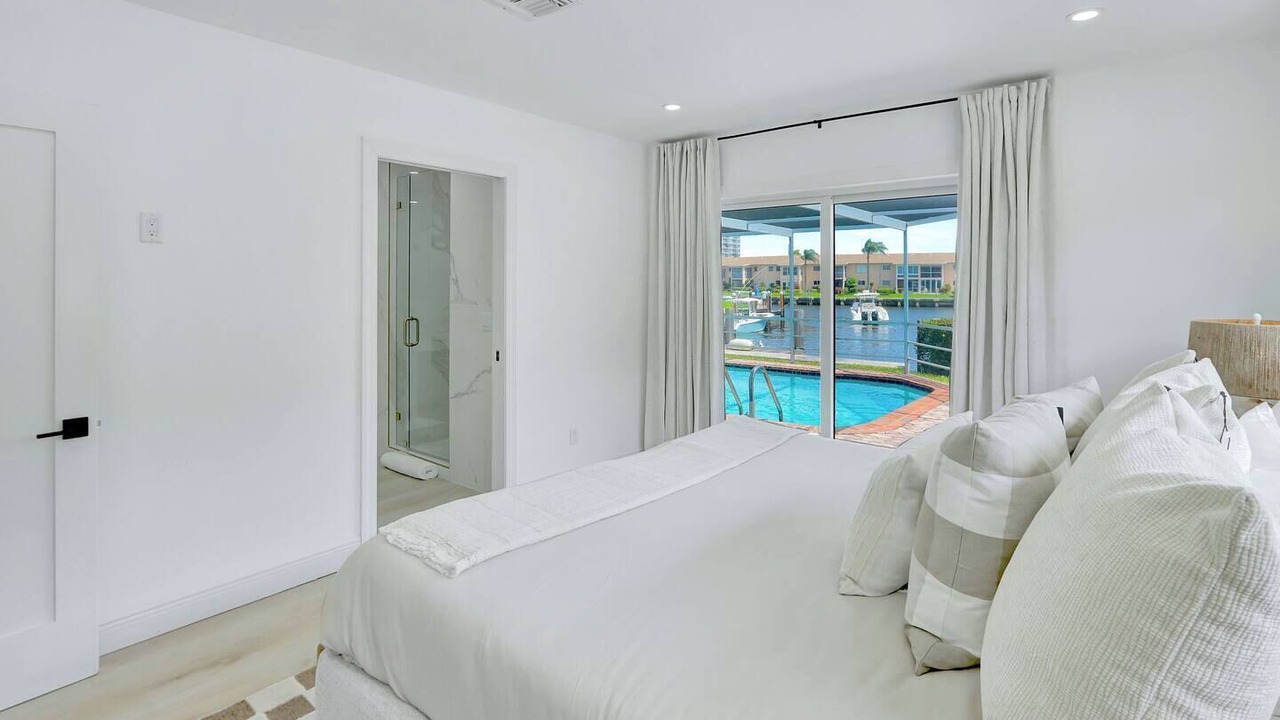 Photo of Bedroom in Garden Isles