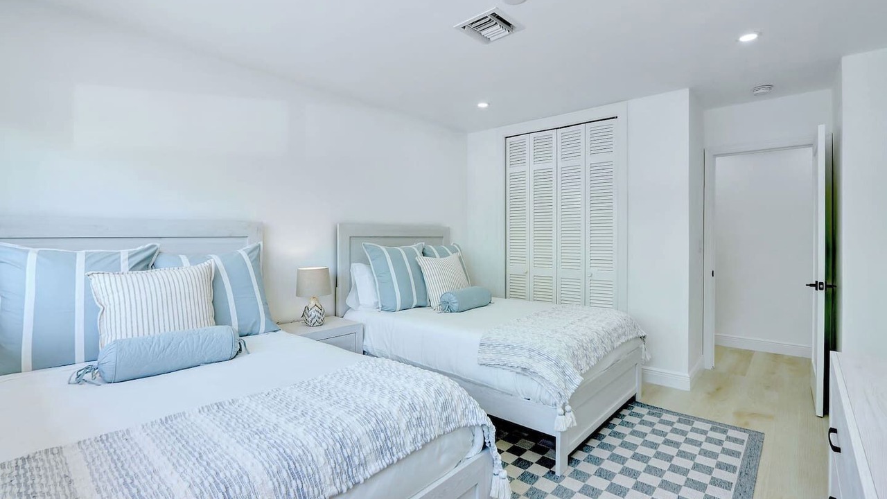 Photo of Bedroom in Garden Isles