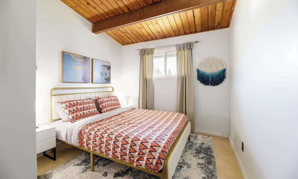 Photo of Bedroom in Sylvan Lake
