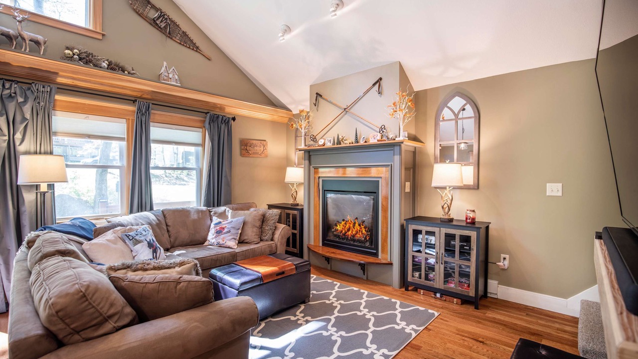 Photo of Livingroom in Birchview by the Saco