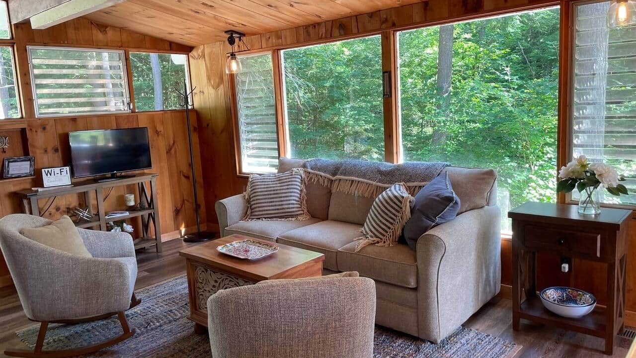 Photo of Livingroom in Meredith