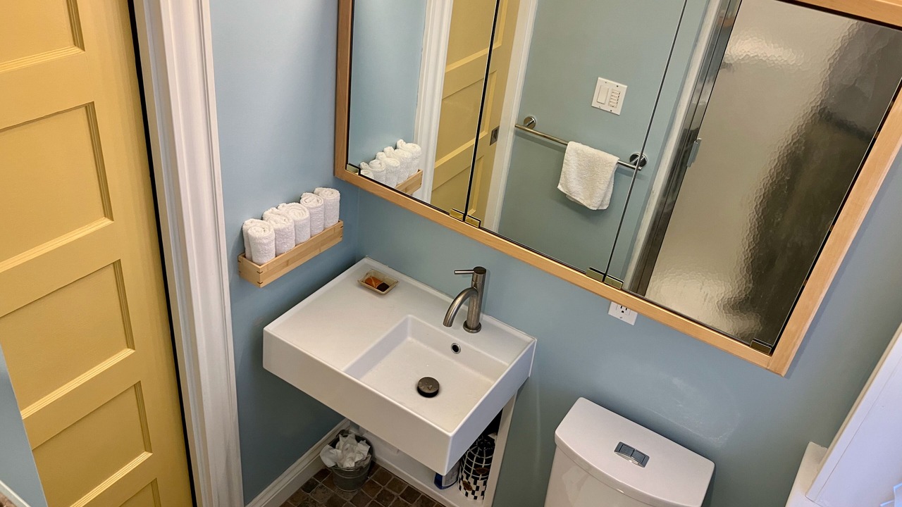 Photo of Bathroom in Alamo Placita