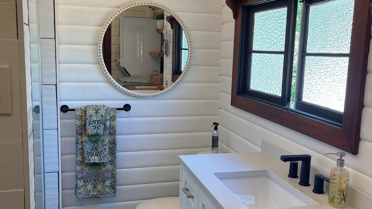 Photo of Bathroom in Regional District of Nanaimo