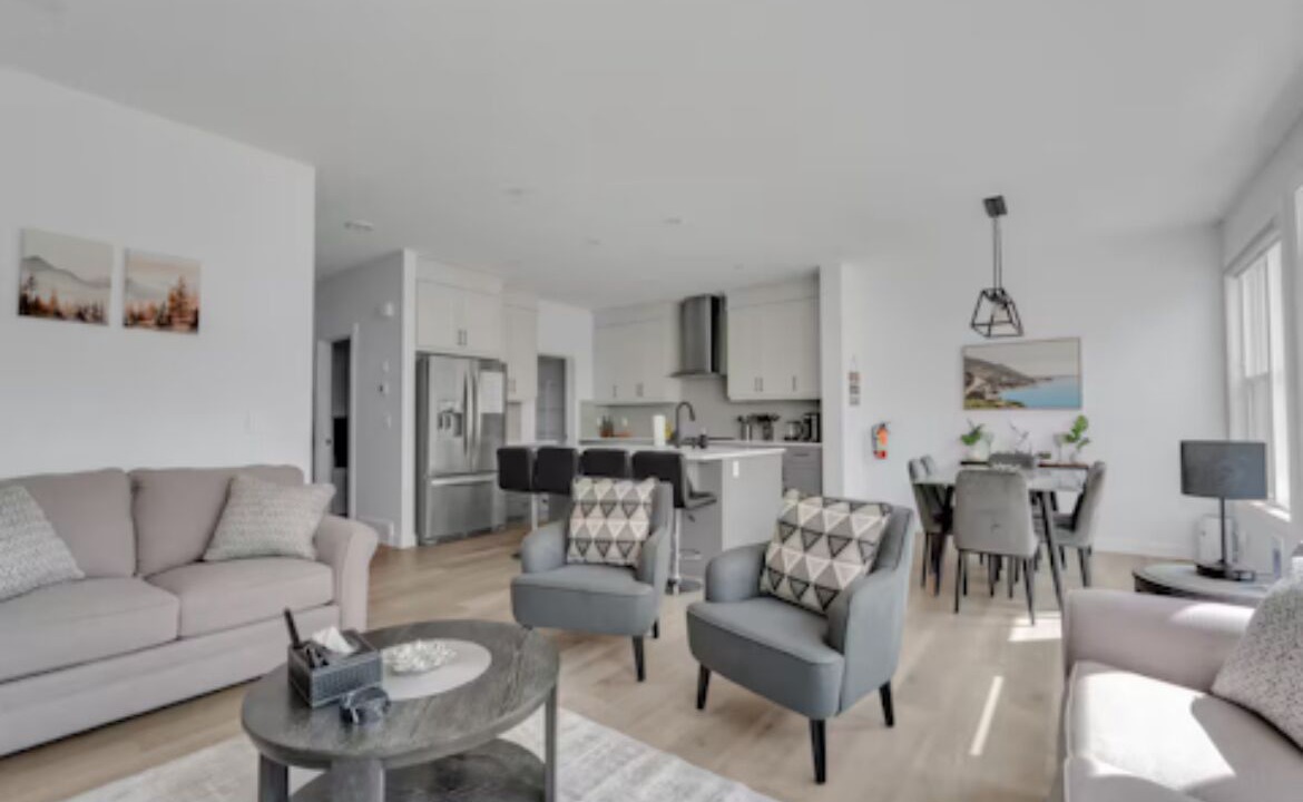 Photo of Livingroom in Southeast Calgary